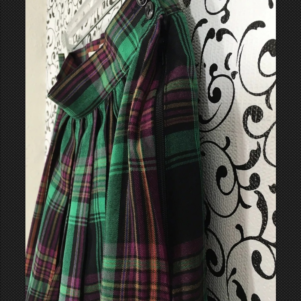 Liz Claiborne Collection Petite Plaid Skirt - Picture 3 of 5